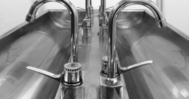 The Science of a Perfect Seal: Why Clamping Force Matters in Fluid and Air Systems